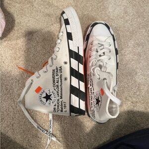 Off white converse. Great condition! Only worn once! Mens size